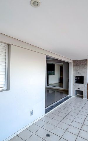 Apartamento para alugar com 119m², 3 quartos e 2 vagasVaranda