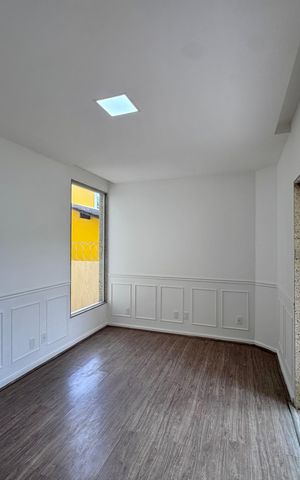 Casa à venda com 600m², 4 quartos e 7 vagas Casa à venda com 600m², 4 quartos e 7 vagasQuarto