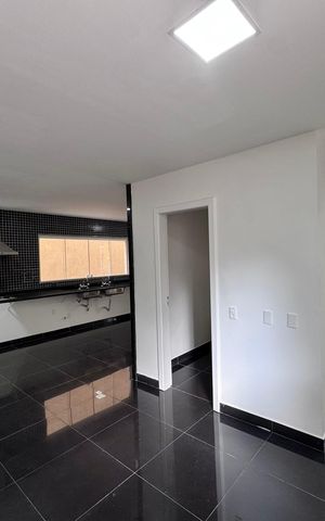 Casa à venda com 600m², 4 quartos e 7 vagas Casa à venda com 600m², 4 quartos e 7 vagasCozinha