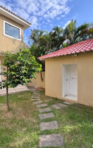 Casa à venda com 600m², 4 quartos e 7 vagas Casa à venda com 600m², 4 quartos e 7 vagasÁrea externa