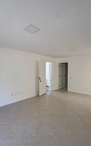 Casa à venda com 600m², 4 quartos e 7 vagas Casa à venda com 600m², 4 quartos e 7 vagasSuíte 1