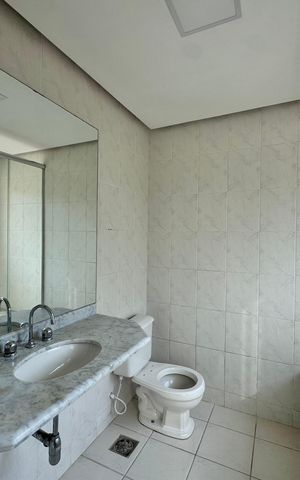 Casa à venda com 600m², 4 quartos e 7 vagas Casa à venda com 600m², 4 quartos e 7 vagasSuíte 3 - Banheiro