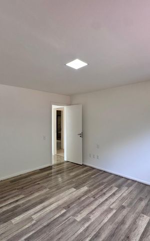 Casa à venda com 600m², 4 quartos e 7 vagas Casa à venda com 600m², 4 quartos e 7 vagasSuíte 2