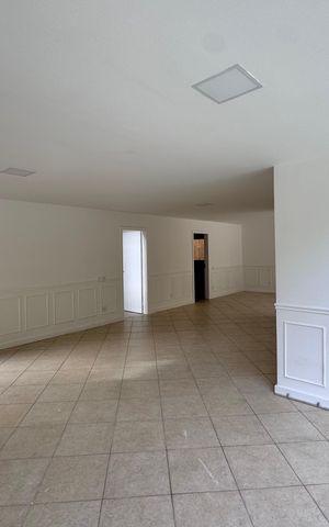 Casa à venda com 600m², 4 quartos e 7 vagas Casa à venda com 600m², 4 quartos e 7 vagasSala