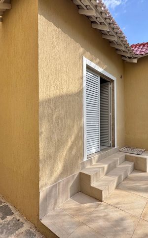 Casa à venda com 600m², 4 quartos e 7 vagas Casa à venda com 600m², 4 quartos e 7 vagasÁrea externa