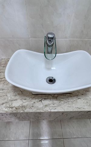 Casa à venda com 600m², 4 quartos e 7 vagas Casa à venda com 600m², 4 quartos e 7 vagasBanheiro