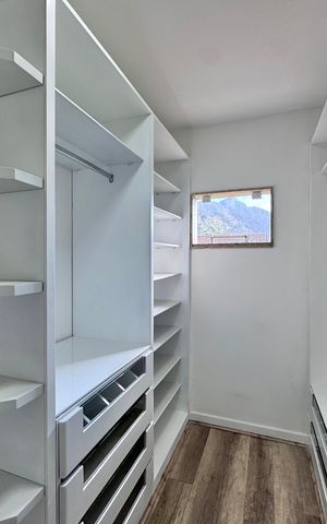 Casa à venda com 600m², 4 quartos e 7 vagas Casa à venda com 600m², 4 quartos e 7 vagasSuíte 3 - Closet