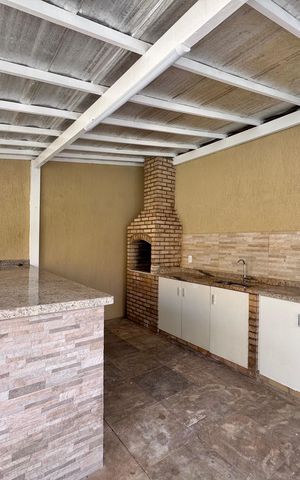 Casa à venda com 600m², 4 quartos e 7 vagas Casa à venda com 600m², 4 quartos e 7 vagasÁrea externa