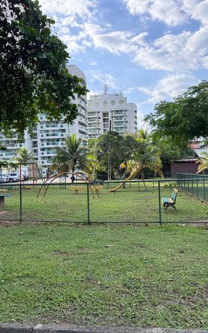 Casa à venda com 600m², 4 quartos e 7 vagas Casa à venda com 600m², 4 quartos e 7 vagasÁrea comum