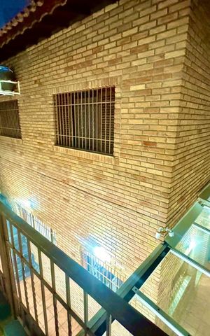 Casa à venda com 230m², 4 quartos e 4 vagas Casa à venda com 230m², 4 quartos e 4 vagasQuintal