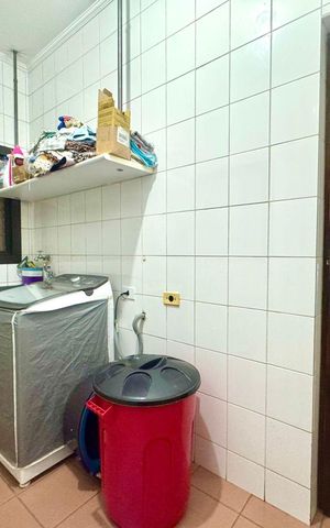 Casa à venda com 230m², 4 quartos e 4 vagas Casa à venda com 230m², 4 quartos e 4 vagasÁrea de Serviço