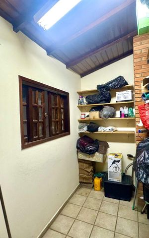Casa à venda com 230m², 4 quartos e 4 vagas Casa à venda com 230m², 4 quartos e 4 vagasDespensa