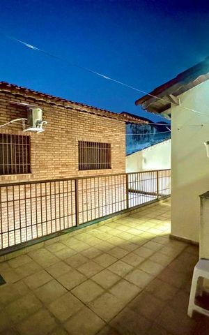Casa à venda com 230m², 4 quartos e 4 vagas Casa à venda com 230m², 4 quartos e 4 vagasQuintal