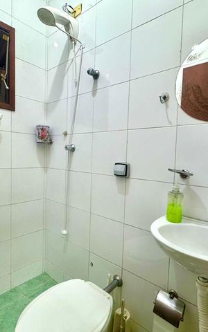 Casa à venda com 230m², 4 quartos e 4 vagas Casa à venda com 230m², 4 quartos e 4 vagasBanheiro 3