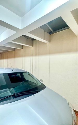 Casa à venda com 230m², 4 quartos e 4 vagas Casa à venda com 230m², 4 quartos e 4 vagasGaragem