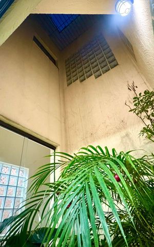 Casa à venda com 230m², 4 quartos e 4 vagas Casa à venda com 230m², 4 quartos e 4 vagasJardim