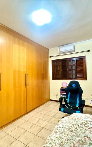 Casa à venda com 230m², 4 quartos e 4 vagas Casa à venda com 230m², 4 quartos e 4 vagasQuarto 2