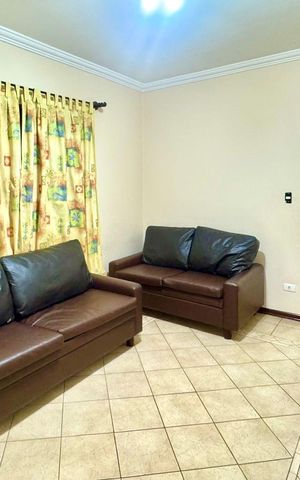 Casa à venda com 230m², 4 quartos e 4 vagas Casa à venda com 230m², 4 quartos e 4 vagasSala 1