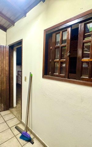 Casa à venda com 230m², 4 quartos e 4 vagas Casa à venda com 230m², 4 quartos e 4 vagasDespensa