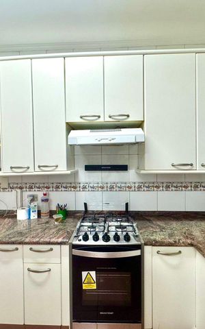 Casa à venda com 230m², 4 quartos e 4 vagas Casa à venda com 230m², 4 quartos e 4 vagasCozinha