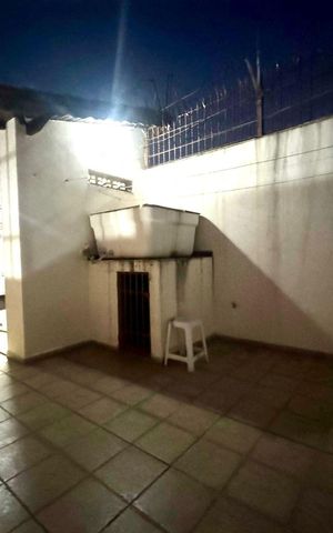 Casa à venda com 230m², 4 quartos e 4 vagas Casa à venda com 230m², 4 quartos e 4 vagasQuintal