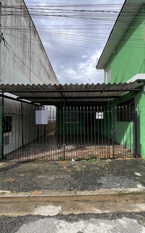 Casa à venda com 50m², 1 quarto e 1 vaga Casa à venda com 50m², 1 quarto e 1 vagaFachada