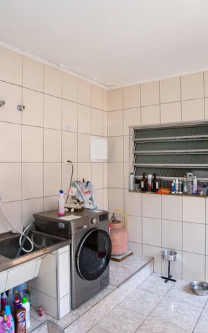 Casa à venda com 145m², 3 quartos e 3 vagasÁrea de Serviço