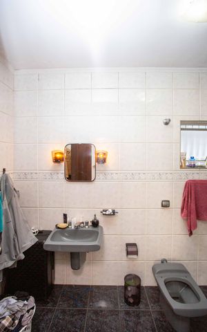 Casa à venda com 145m², 3 quartos e 3 vagasBanheiro da Suíte