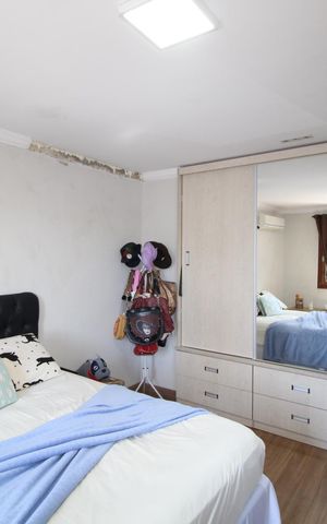 Casa à venda com 270m², 4 quartos e 4 vagasStudio