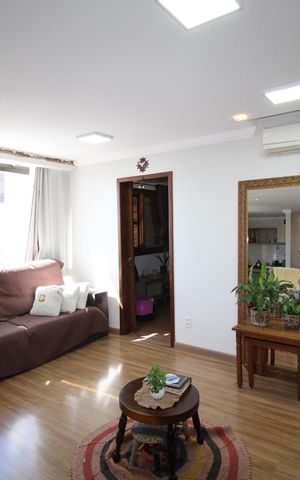 Casa à venda com 270m², 4 quartos e 4 vagasStudio