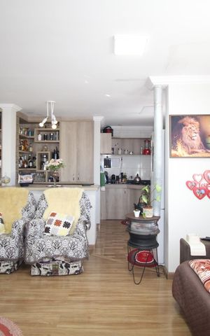 Casa à venda com 270m², 4 quartos e 4 vagasStudio