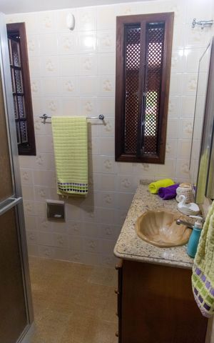 Casa à venda com 300m², 5 quartos e 4 vagas Casa à venda com 300m², 5 quartos e 4 vagasAnexo