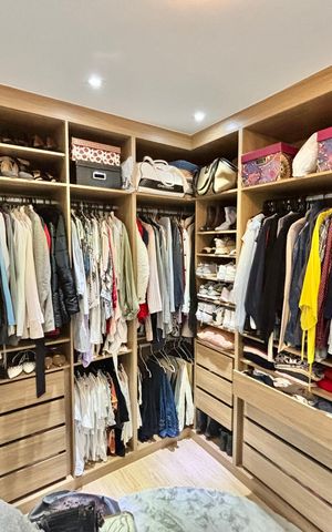 Apartamento à venda com 56m², 2 quartos e 1 vaga Apartamento à venda com 56m², 2 quartos e 1 vagaCloset