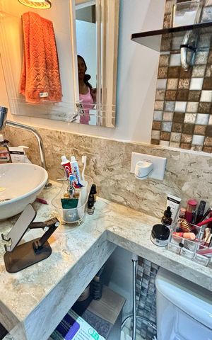 Apartamento à venda com 56m², 2 quartos e 1 vaga Apartamento à venda com 56m², 2 quartos e 1 vagabanheiro 1