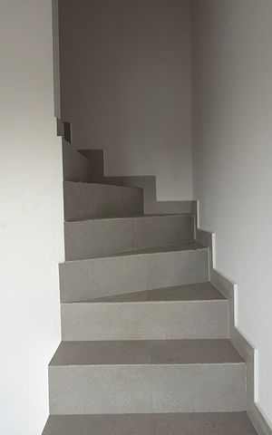 Apartamento para alugar com 85m², 1 quarto e 1 vaga Apartamento para alugar com 85m², 1 quarto e 1 vagaEscada