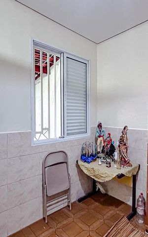 Casa à venda com 217m², 4 quartos e 2 vagasCasa 2