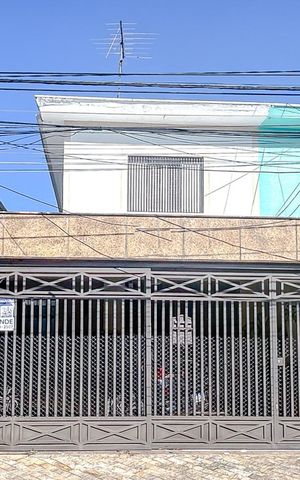 Casa à venda com 217m², 4 quartos e 2 vagasFachada com Plaquinha