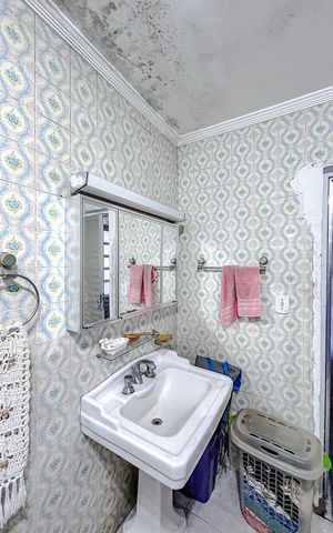Casa à venda com 217m², 4 quartos e 2 vagasBanheiro 2