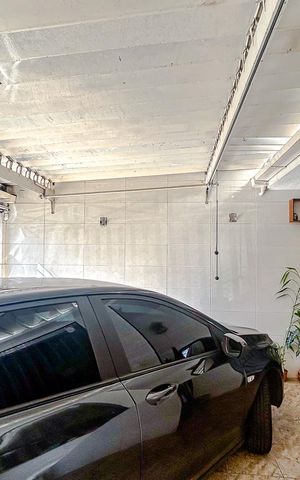 Casa à venda com 217m², 4 quartos e 2 vagasGaragem
