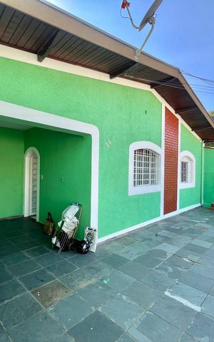 Casa à venda com 140m², 4 quartos e 3 vagas Casa à venda com 140m², 4 quartos e 3 vagasGaragem