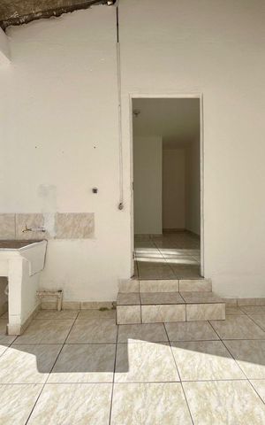 Casa à venda com 140m², 4 quartos e 3 vagas Casa à venda com 140m², 4 quartos e 3 vagasÁrea de serviço