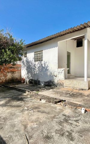 Casa à venda com 140m², 4 quartos e 3 vagas Casa à venda com 140m², 4 quartos e 3 vagasEdícula