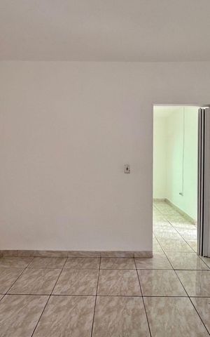 Casa à venda com 140m², 4 quartos e 3 vagas Casa à venda com 140m², 4 quartos e 3 vagasQuarto edícula