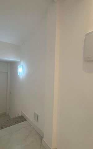Apartamento à venda com 135m², 4 quartos e 1 vaga Apartamento à venda com 135m², 4 quartos e 1 vagaHall de entrada
