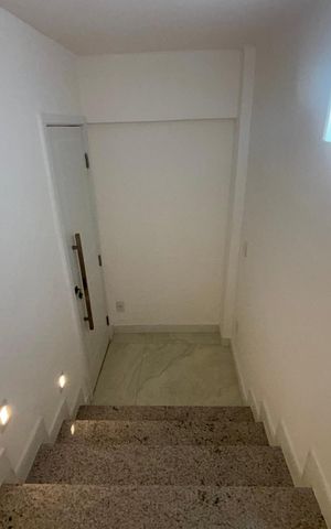 Apartamento à venda com 135m², 4 quartos e 1 vaga Apartamento à venda com 135m², 4 quartos e 1 vagaHall de entrada