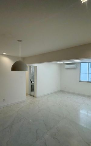 Apartamento à venda com 135m², 4 quartos e 1 vaga Apartamento à venda com 135m², 4 quartos e 1 vagaSala