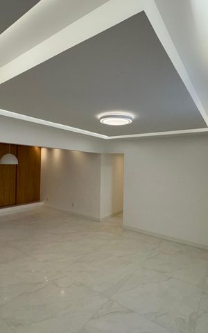 Apartamento à venda com 135m², 4 quartos e 1 vaga Apartamento à venda com 135m², 4 quartos e 1 vagaSala