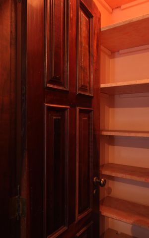Casa à venda com 450m², 4 quartos e 4 vagasBanheiro social - Despensa 