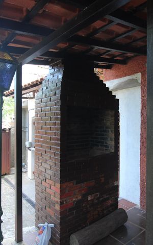 Casa à venda com 450m², 4 quartos e 4 vagasQuintal - Churrasqueira 