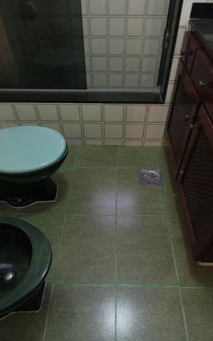 Casa à venda com 450m², 4 quartos e 4 vagasBanheiro social 